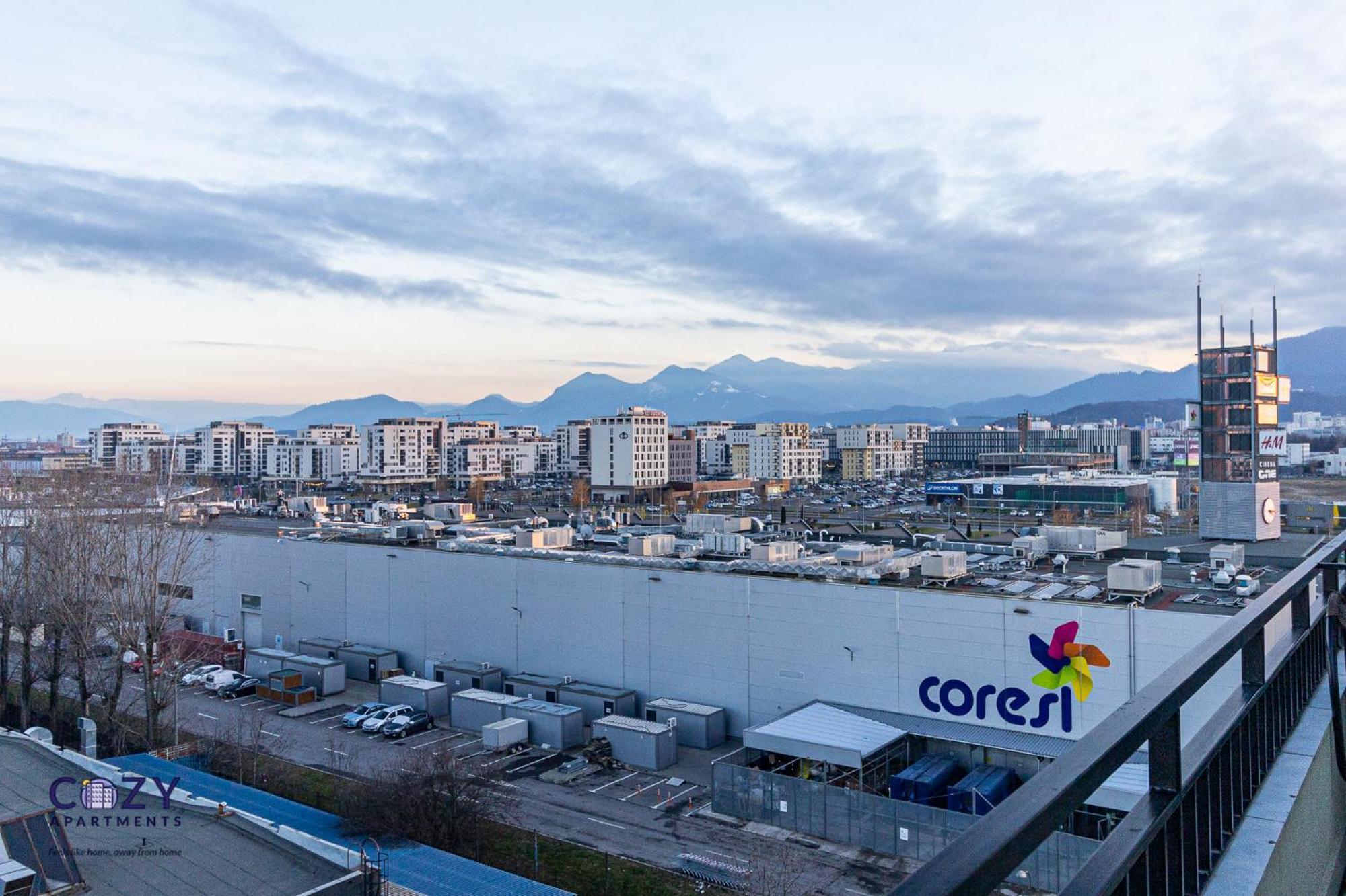 Luxury Residences & Suites In Central Brasov At Coresi Mall 외부 사진